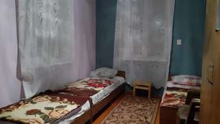 Гостевой дом Гостевой дом у моря Алахадзы Просторный двухместный номер с 2 отдельными кроватями-5
